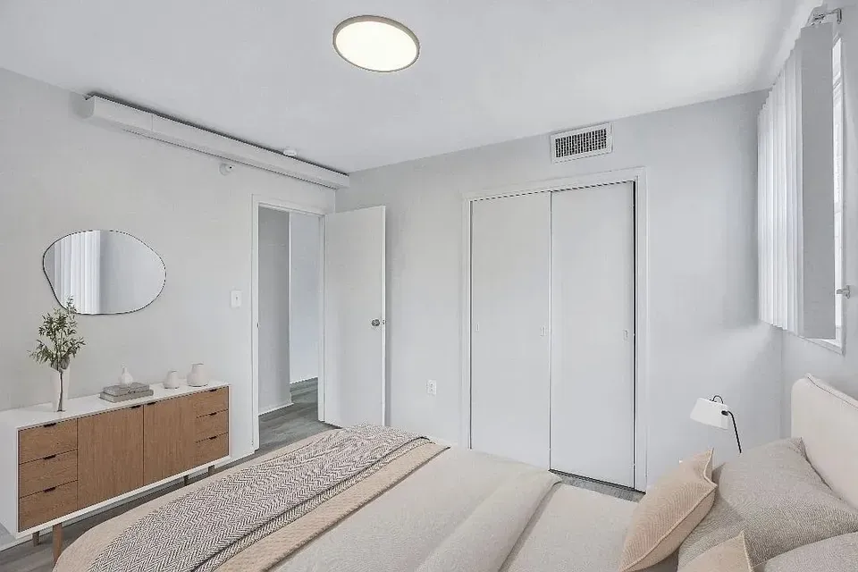 3 Bed 2 Bath Urban Residential Condo in Alexandria, VA - 5