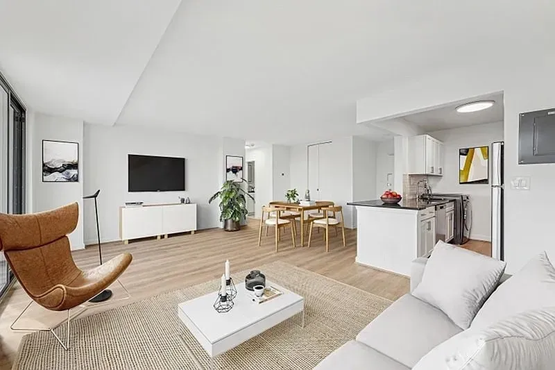 3 Bed 2 Bath Urban Residential Condo in Alexandria, VA - 4