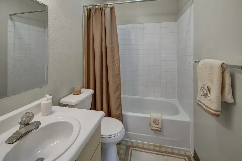 3 Bed 2 Bath Urban Residential Condo in Anchorage, AK - 3