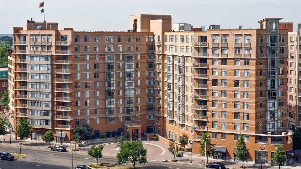3 Bed 2 Bath Urban Residential Condo in Arlington, VA - 2