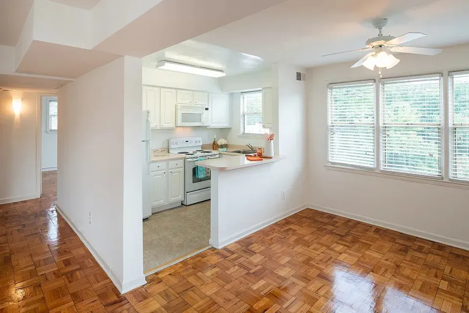 3 Bed 2 Bath Urban Residential Condo in Arlington, VA - 3