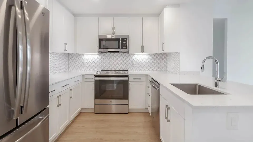 3 Bed 2 Bath Urban Residential Condo in Arlington, VA - 5