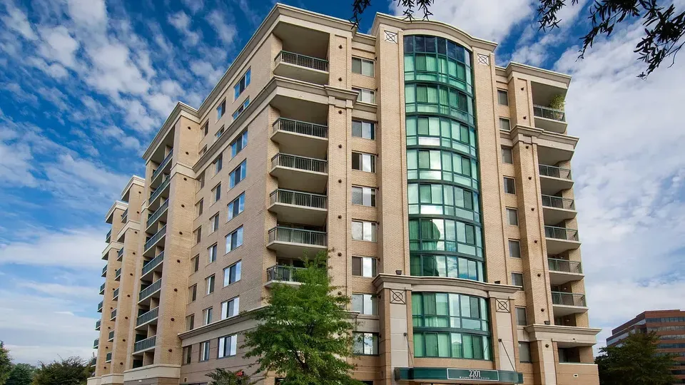 3 Bed 2 Bath Urban Residential Condo in Arlington, VA - 1