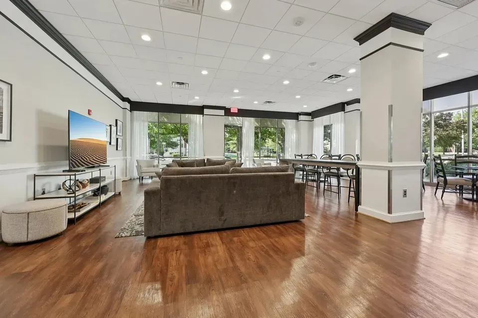 3 Bed 2 Bath Urban Residential Condo in Arlington, VA - 5
