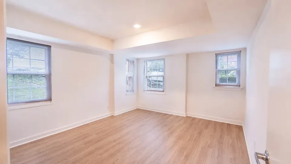 3 Bed 2 Bath Urban Residential Condo in Arlington, VA - 5