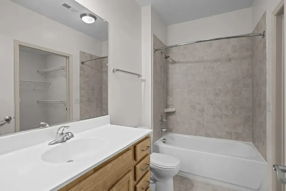 3 Bed 2 Bath Urban Residential Condo in Arlington, VA - 4