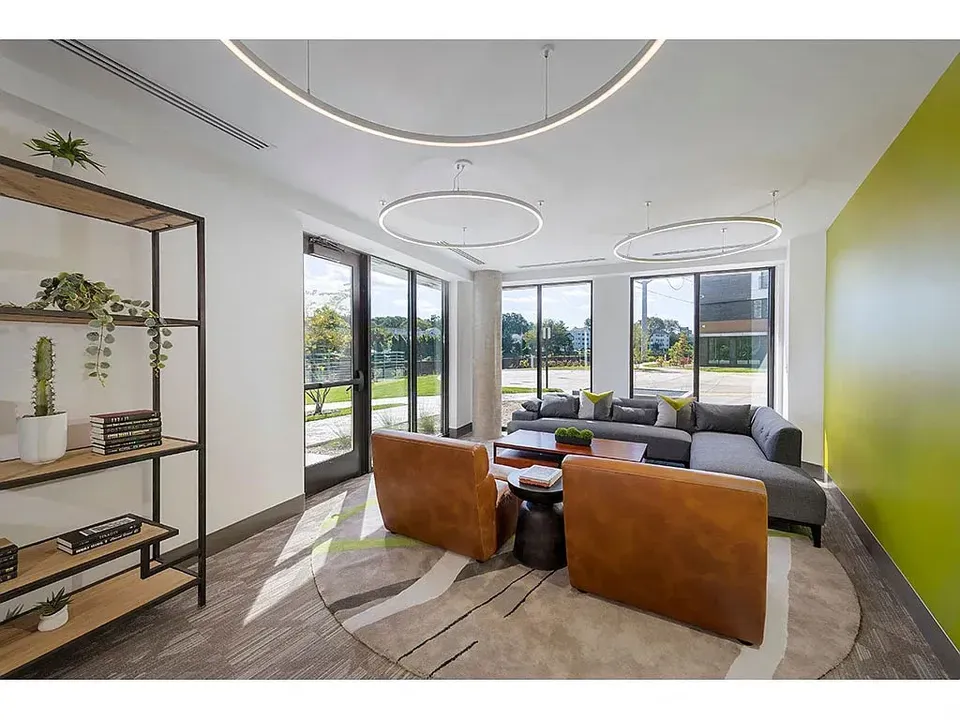 3 Bed 2 Bath Urban Residential Condo in Arlington, VA - 5