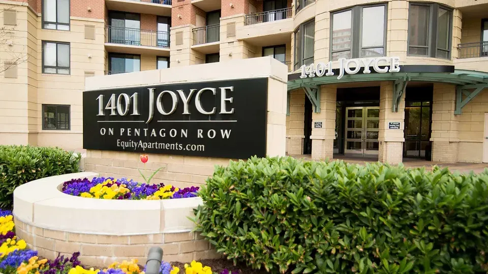 3 Bed 2 Bath Urban Residential Condo in Arlington, VA - 3