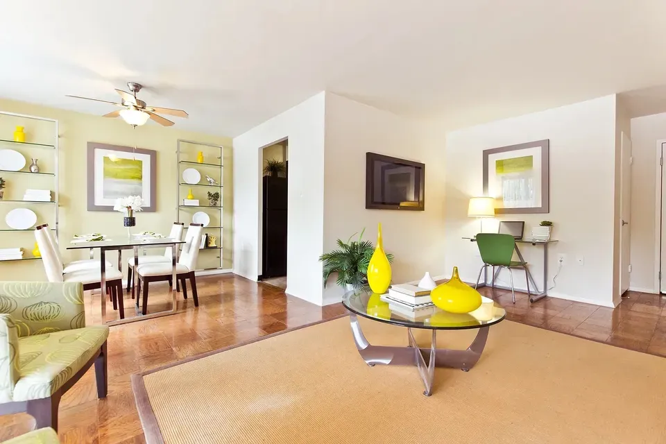 3 Bed 2 Bath Urban Residential Condo in Arlington, VA - 5