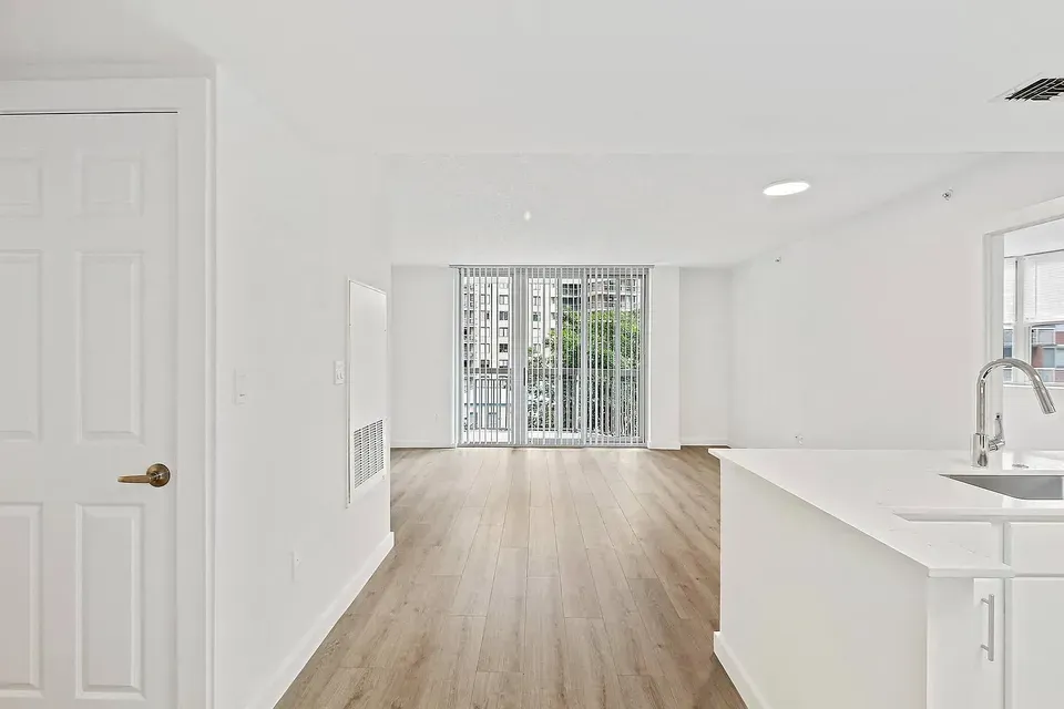 3 Bed 2 Bath Urban Residential Condo in Arlington, VA - 3