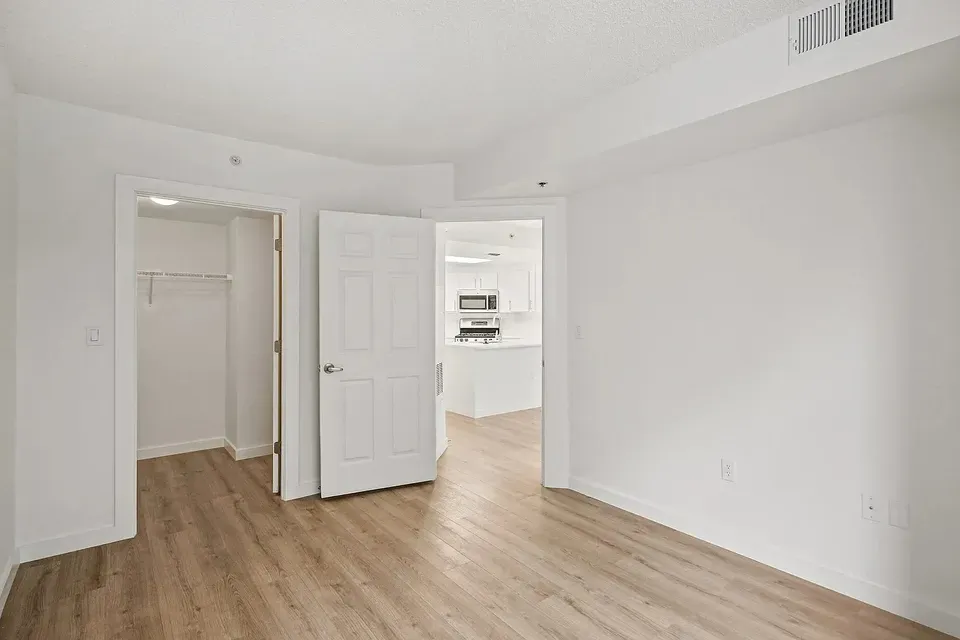 3 Bed 2 Bath Urban Residential Condo in Arlington, VA - 5