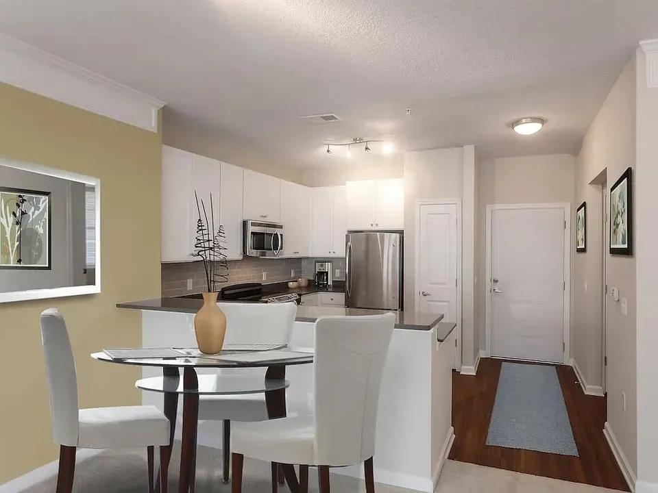 3 Bed 2 Bath Urban Residential Condo in Arlington, VA - 1