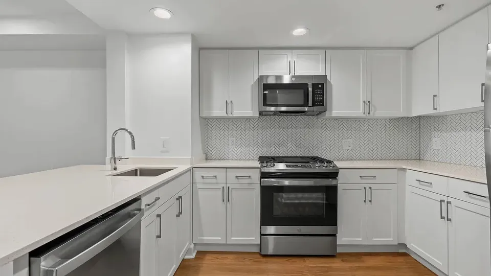 3 Bed 2 Bath Urban Residential Condo in Arlington, VA - 1