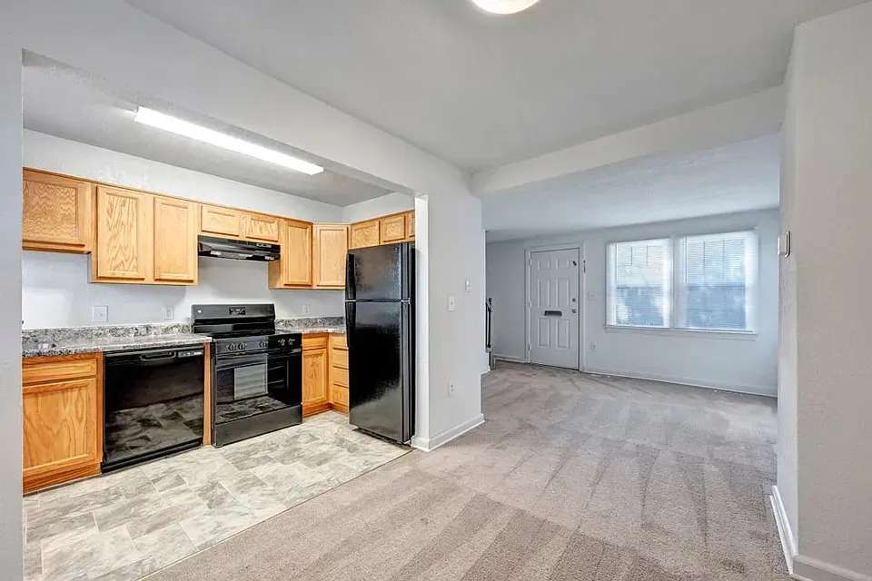 3 Bed 2 Bath Urban Residential Condo in Arlington, VA - 5