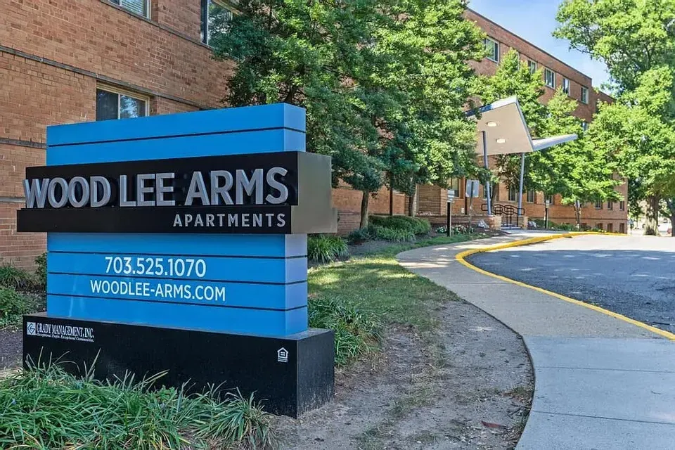 3 Bed 2 Bath Urban Residential Condo in Arlington, VA - 1