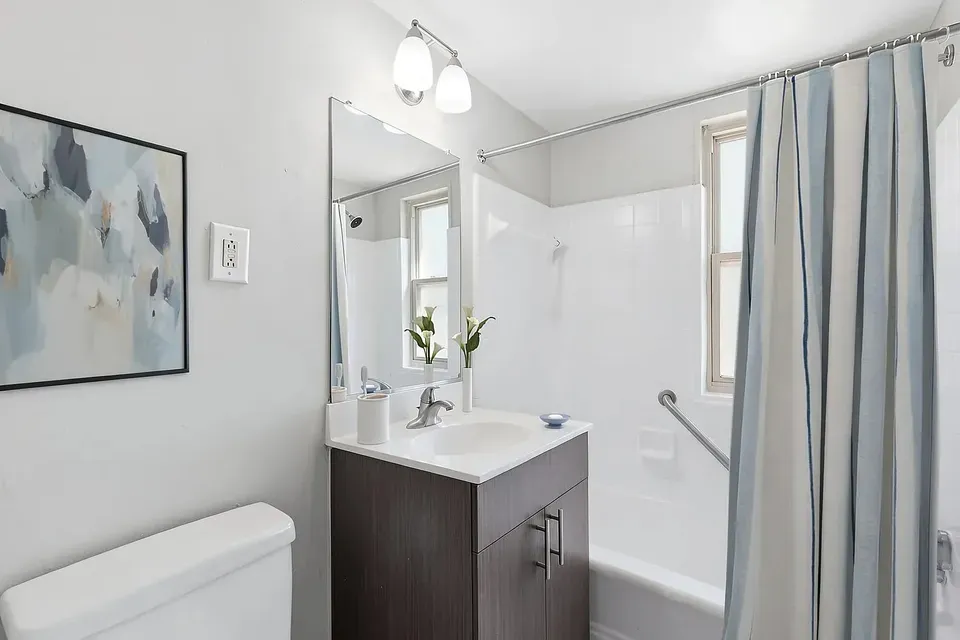 3 Bed 2 Bath Urban Residential Condo in Arlington, VA - 2