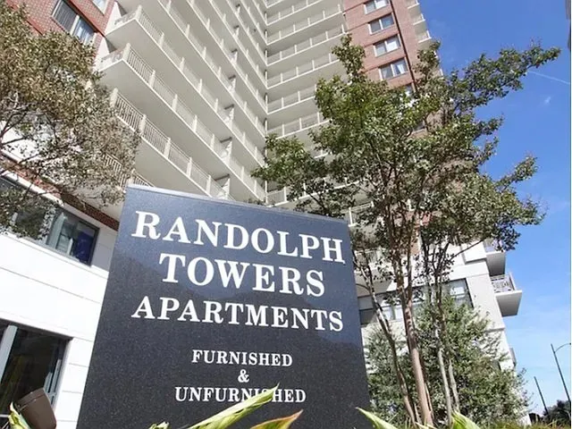 3 Bed 2 Bath Urban Residential Condo in Arlington, VA - 2