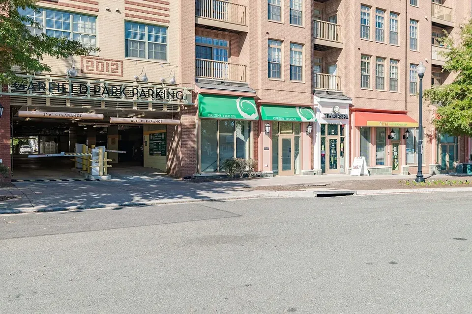 3 Bed 2 Bath Urban Residential Condo in Arlington, VA - 4