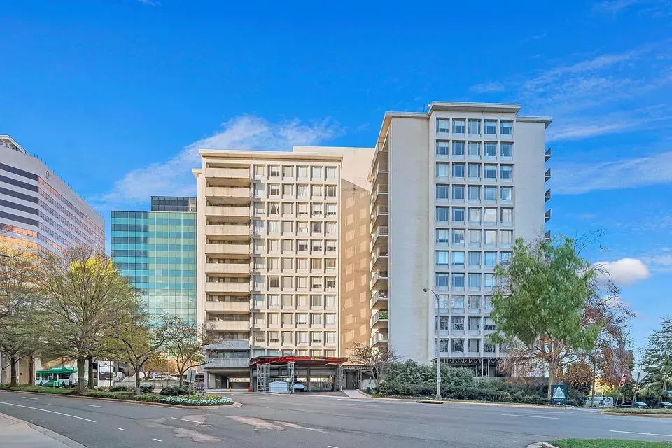3 Bed 2 Bath Urban Residential Condo in Arlington, VA - 4