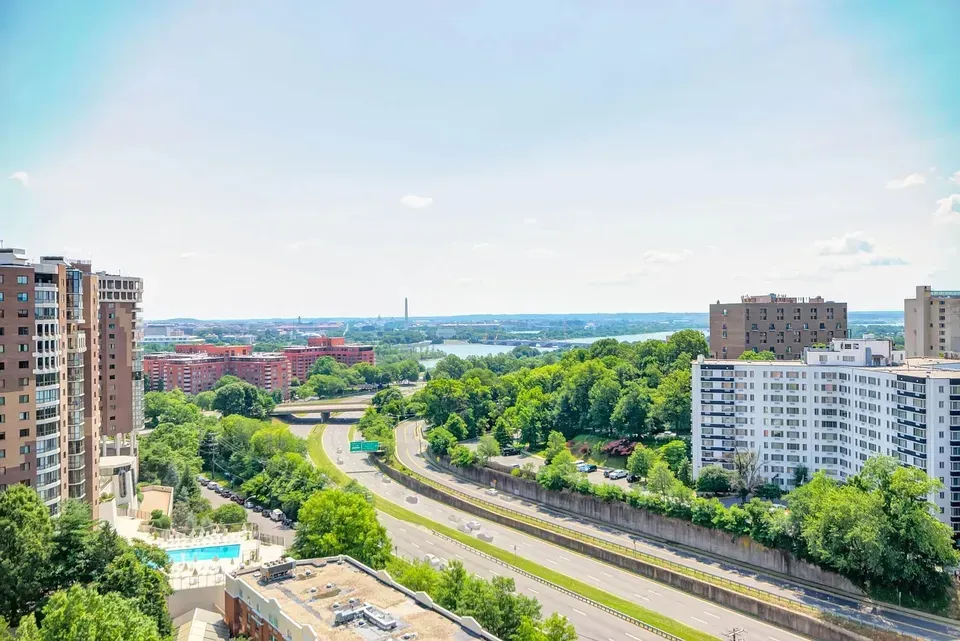 3 Bed 2 Bath Urban Residential Condo in Arlington, VA - 4