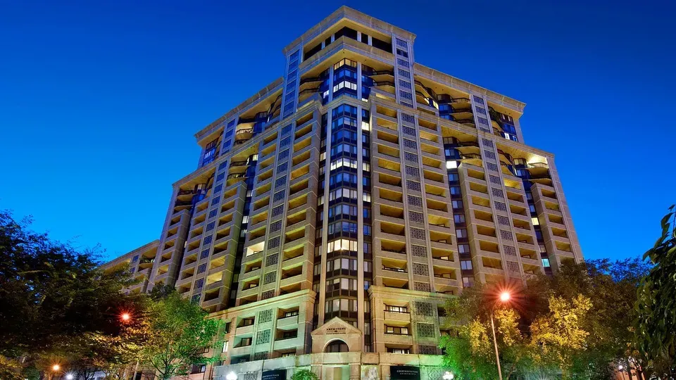 3 Bed 2 Bath Urban Residential Condo in Arlington, VA - 1