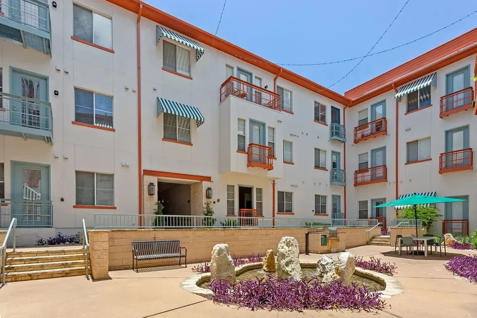 3 Bed 2 Bath Urban Residential Condo in Austin, TX - 4