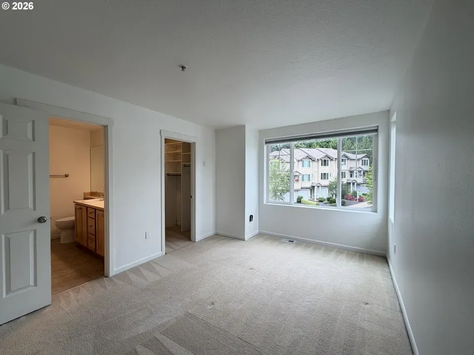 3 Bed 2 Bath Urban Residential Condo in Beaverton, OR - 4