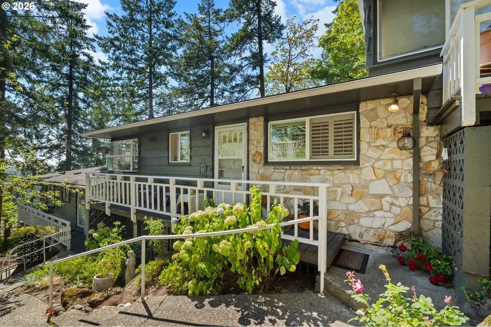 3 Bed 2 Bath Urban Residential Condo in Beaverton, OR - 2