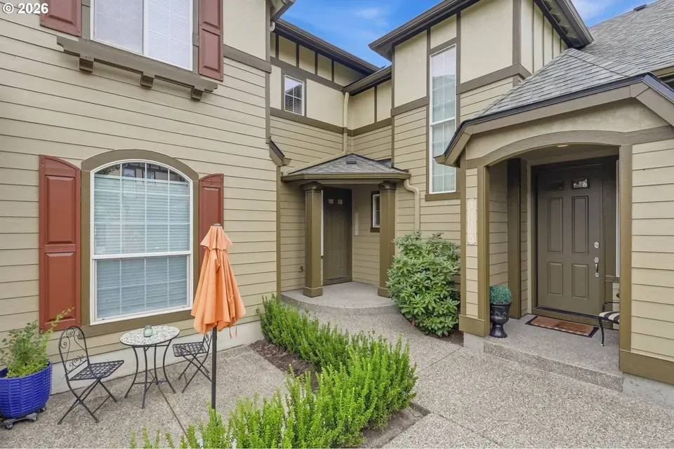 3 Bed 2 Bath Urban Residential Condo in Beaverton, OR - 2