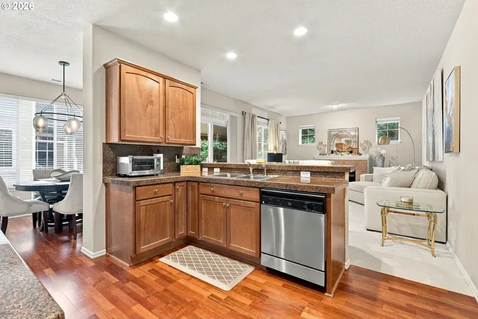 3 Bed 2 Bath Urban Residential Condo in Beaverton, OR - 4