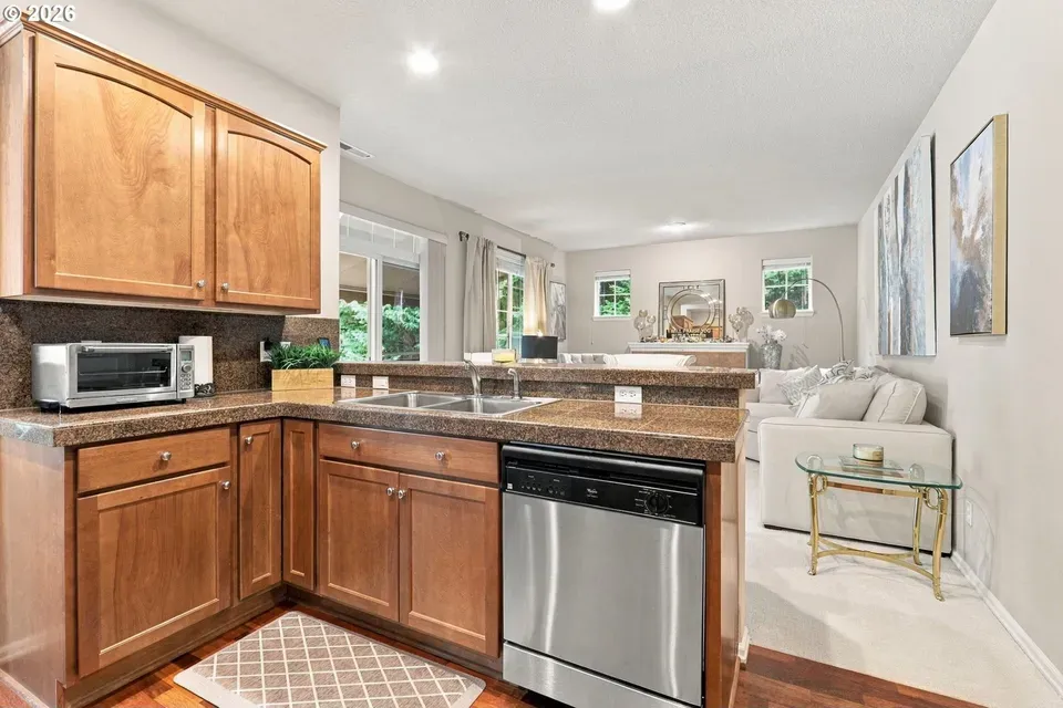 3 Bed 2 Bath Urban Residential Condo in Beaverton, OR - 5