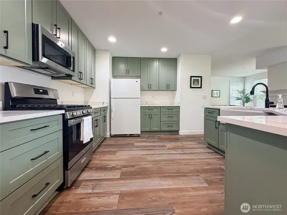 3 Bed 2 Bath Urban Residential Condo in Bellevue, WA
