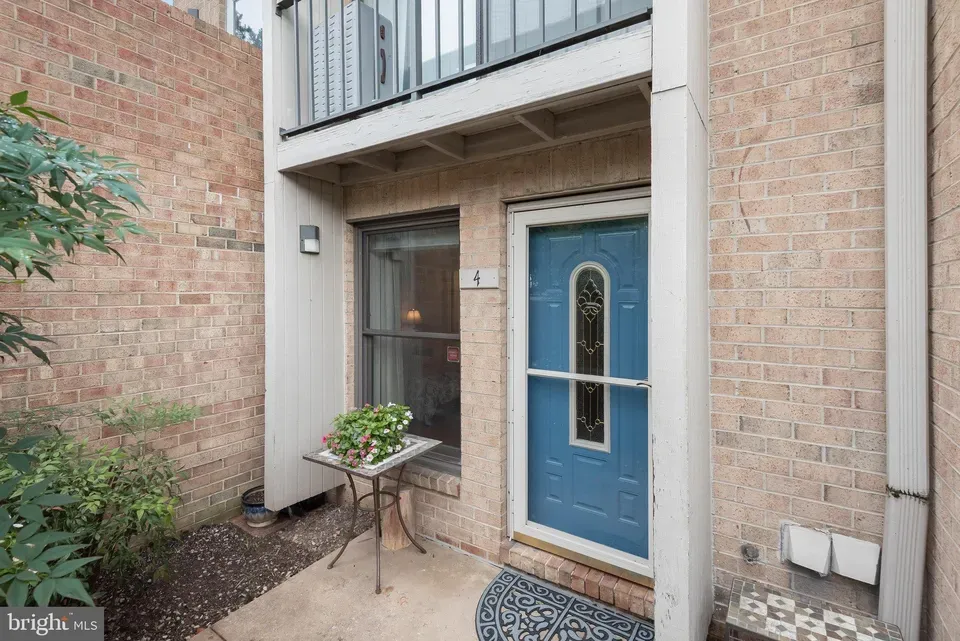 3 Bed 2 Bath Urban Residential Condo in Bethesda, MD