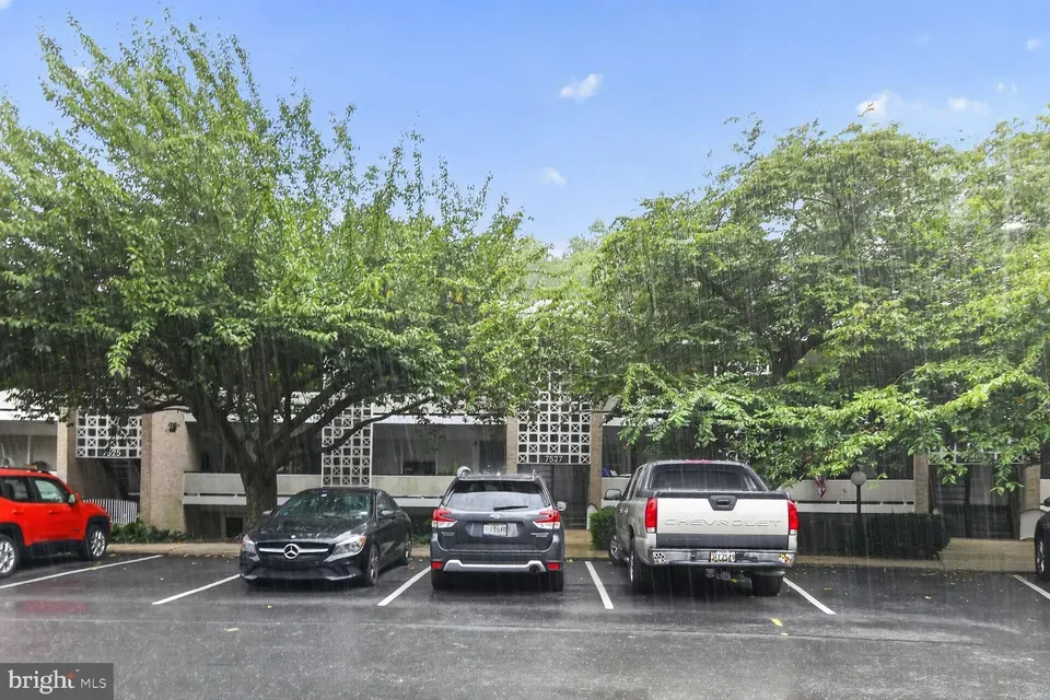 3 Bed 2 Bath Urban Residential Condo in Bethesda, MD - 3