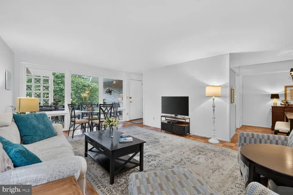3 Bed 2 Bath Urban Residential Condo in Bethesda, MD - 5