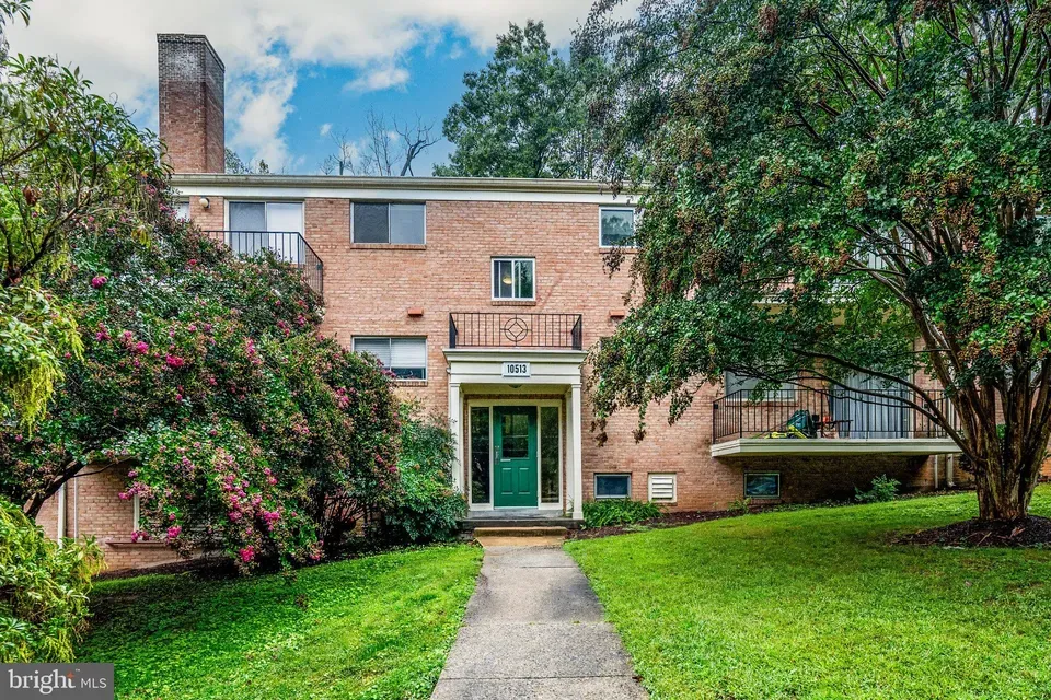3 Bed 2 Bath Urban Residential Condo in Bethesda, MD - 1
