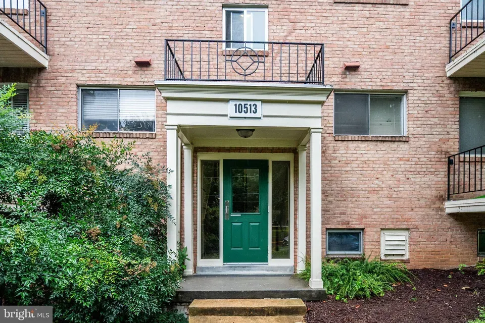 3 Bed 2 Bath Urban Residential Condo in Bethesda, MD - 2