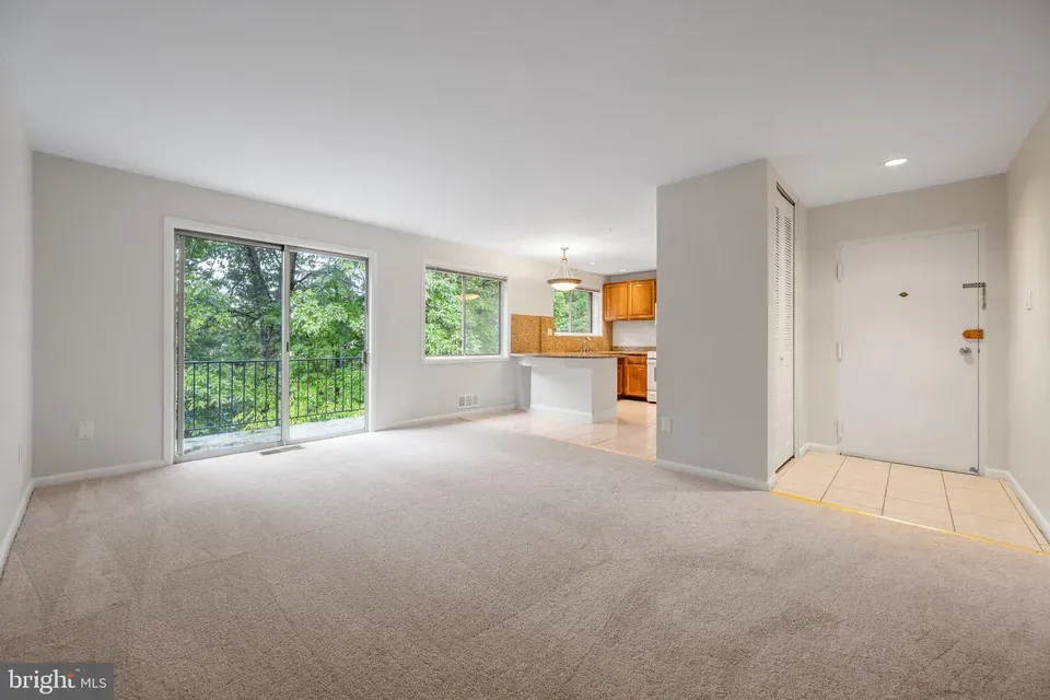3 Bed 2 Bath Urban Residential Condo in Bethesda, MD - 3