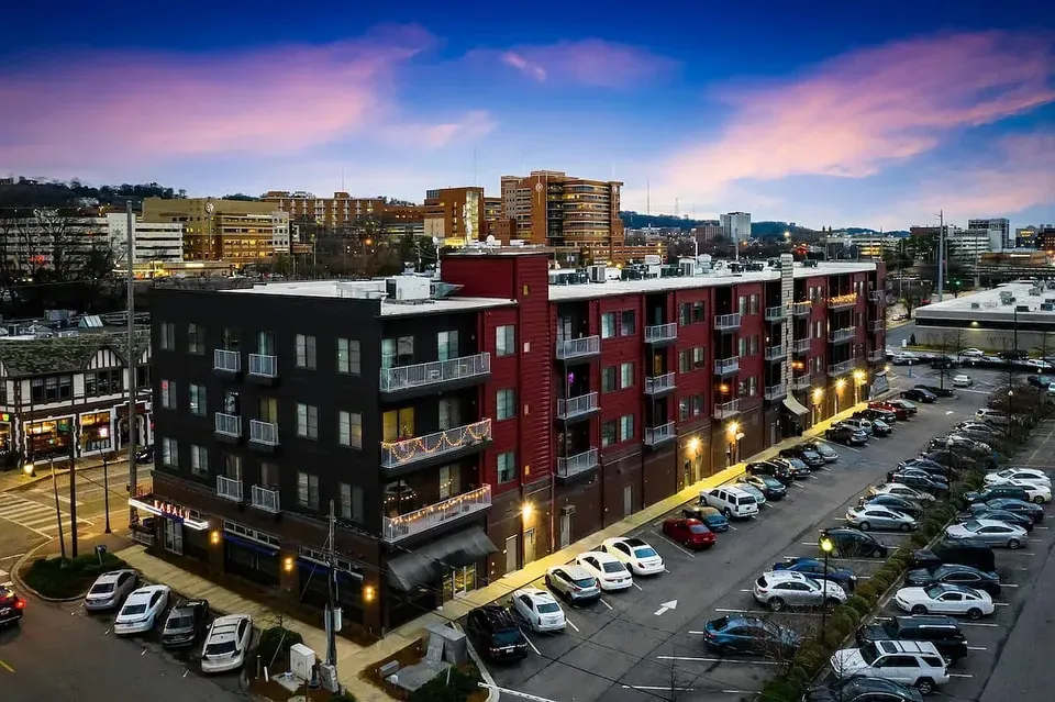 3 Bed 2 Bath Urban Residential Condo in Birmingham, AL - 2