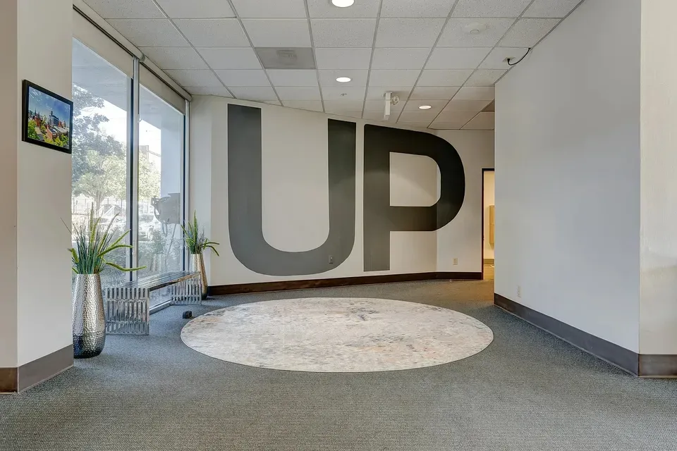 3 Bed 2 Bath Urban Residential Condo in Birmingham, AL - 5