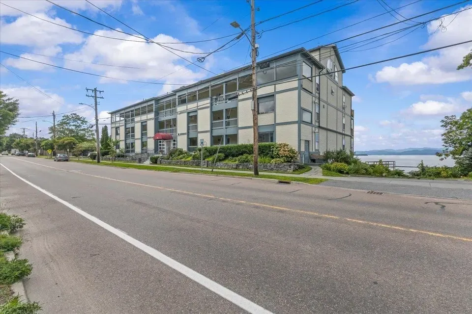 3 Bed 2 Bath Urban Residential Condo in Burlington, VT - 3