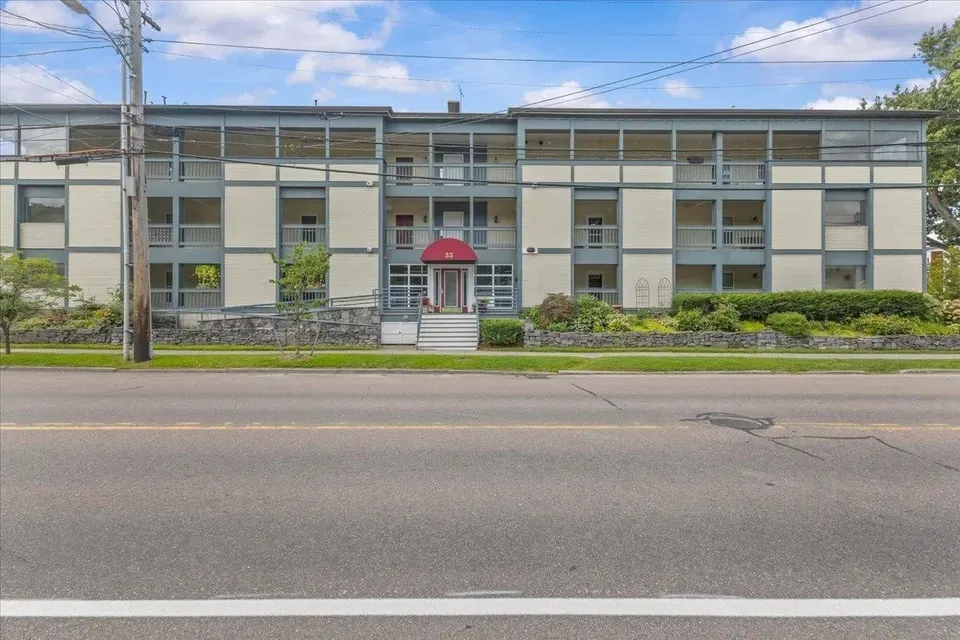 3 Bed 2 Bath Urban Residential Condo in Burlington, VT - 4