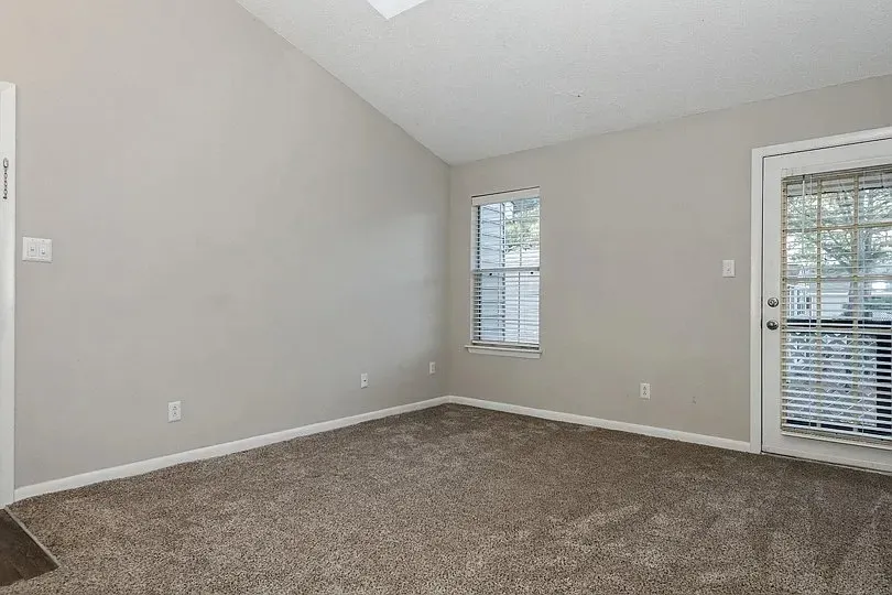 3 Bed 2 Bath Urban Residential Condo in Chesapeake, VA - 5