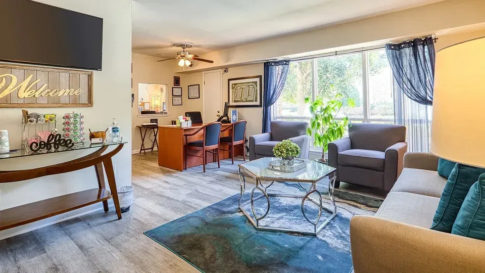 3 Bed 2 Bath Urban Residential Condo in Chesapeake, VA - 2