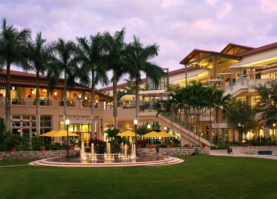 3 Bed 2 Bath Urban Residential Condo in Coral Gables, FL - 2