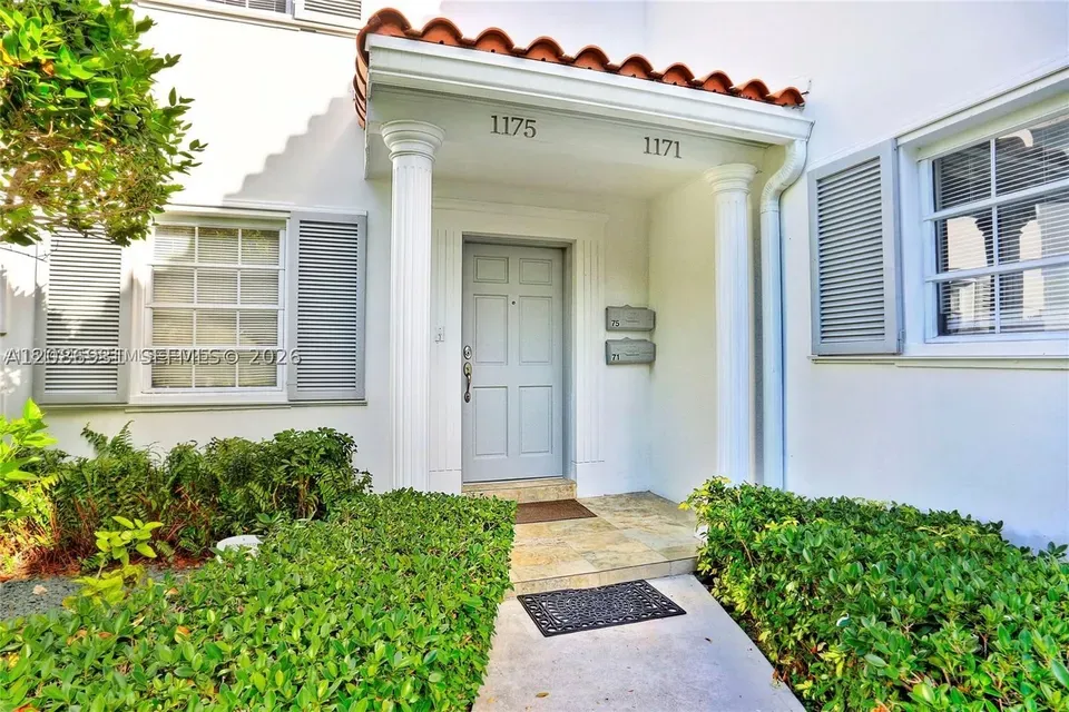 3 Bed 2 Bath Urban Residential Condo in Coral Gables, FL - 2