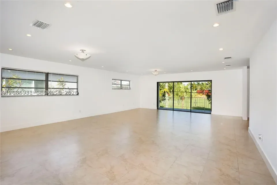 3 Bed 2 Bath Urban Residential Condo in Coral Gables, FL - 3
