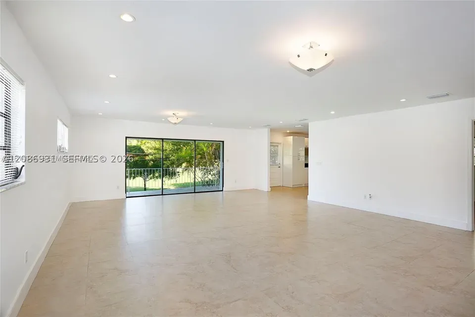 3 Bed 2 Bath Urban Residential Condo in Coral Gables, FL - 4