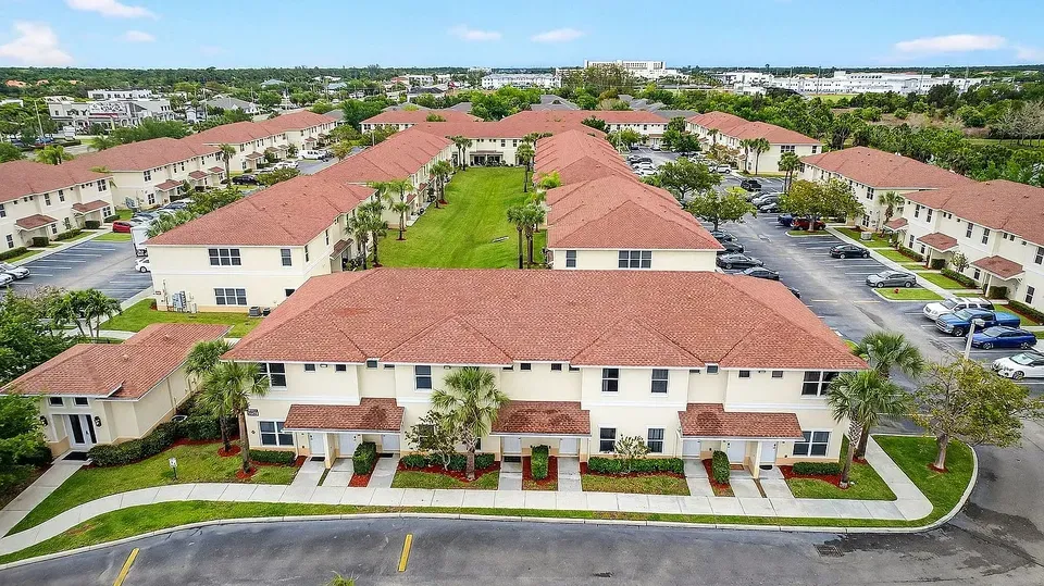 3 Bed 2 Bath Urban Residential Condo in Fort Myers, FL - 1