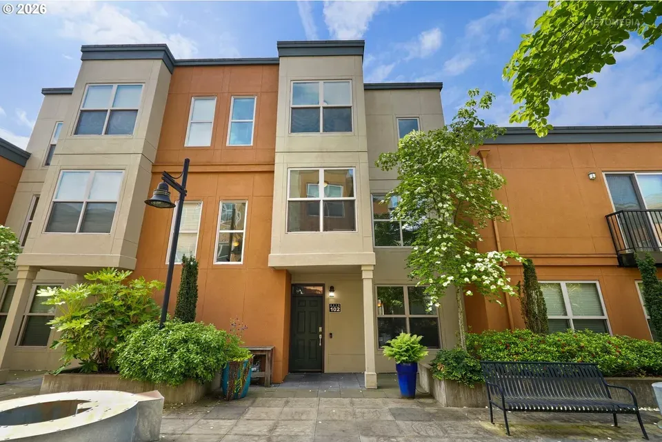 3 Bed 2 Bath Urban Residential Condo in Hillsboro, OR - 3